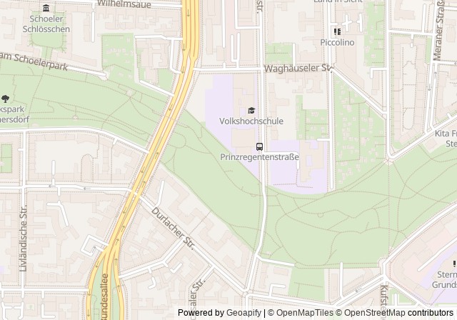 Öffentlicher Tennisplatz — Google マップで開く