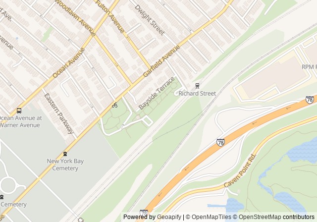 Bayside Park Tennis Courts — เปิดใน Google Maps