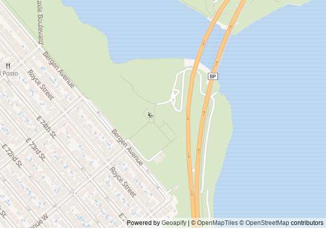 McGuire Fields Tennis Courts — เปิดใน Google Maps