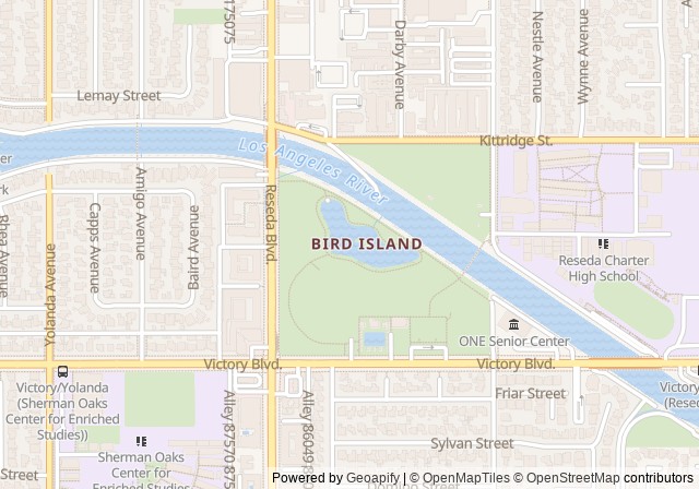 Reseda Park Lake — เปิดใน Google Maps