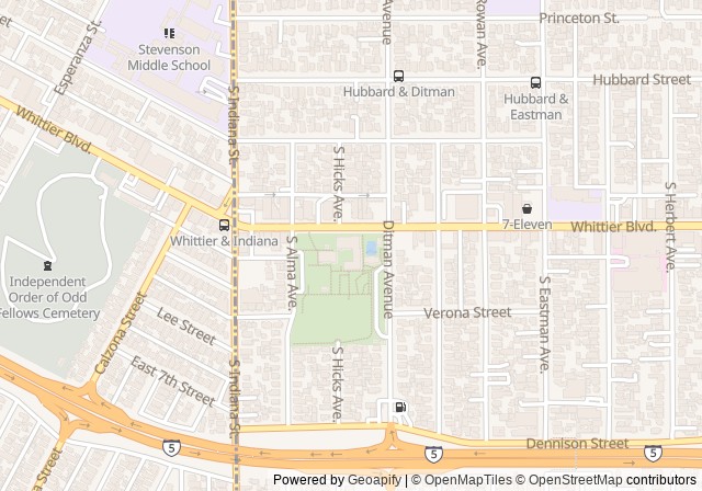 Salazar Park — เปิดใน Google Maps