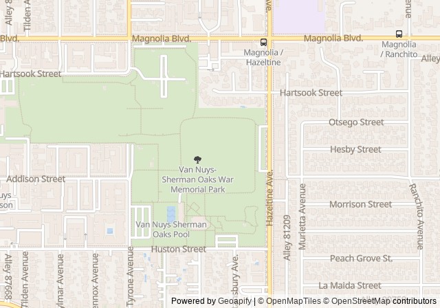 Van Nuys-Sherman Oaks Baseball Diamonds and Soccer Fields — เปิดใน Google Maps